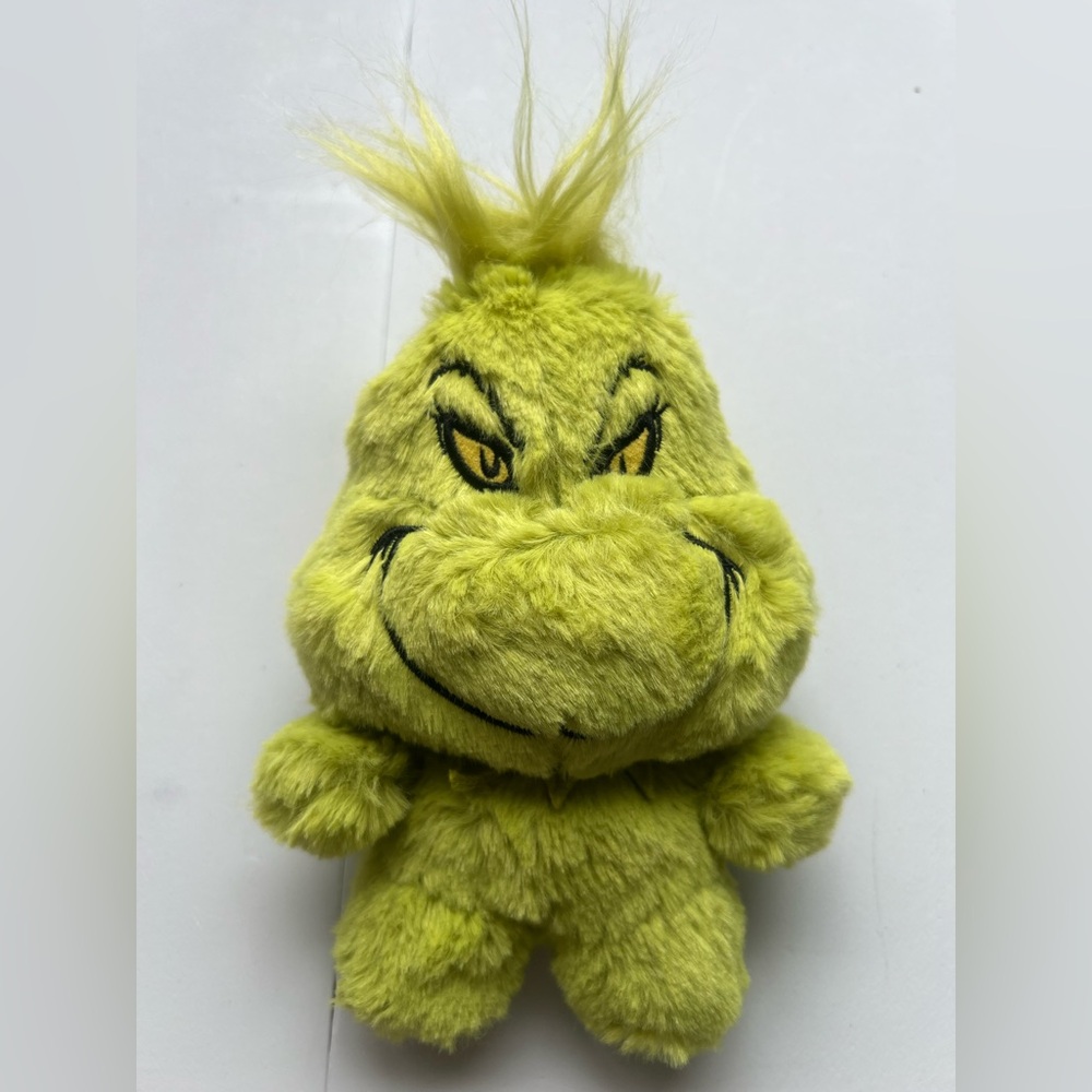 NWOT Grinch charm